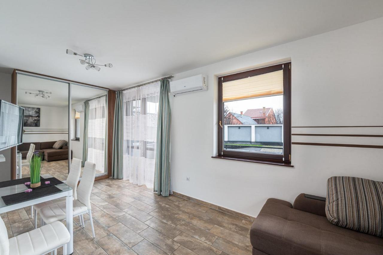 Art Apartments Hajduszoboszlo Bagian luar foto