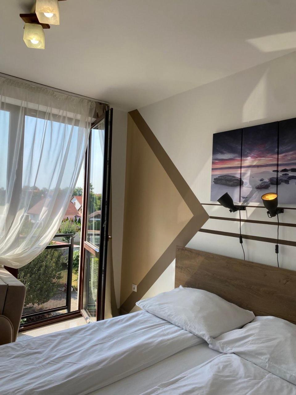 Art Apartments Hajduszoboszlo Bagian luar foto
