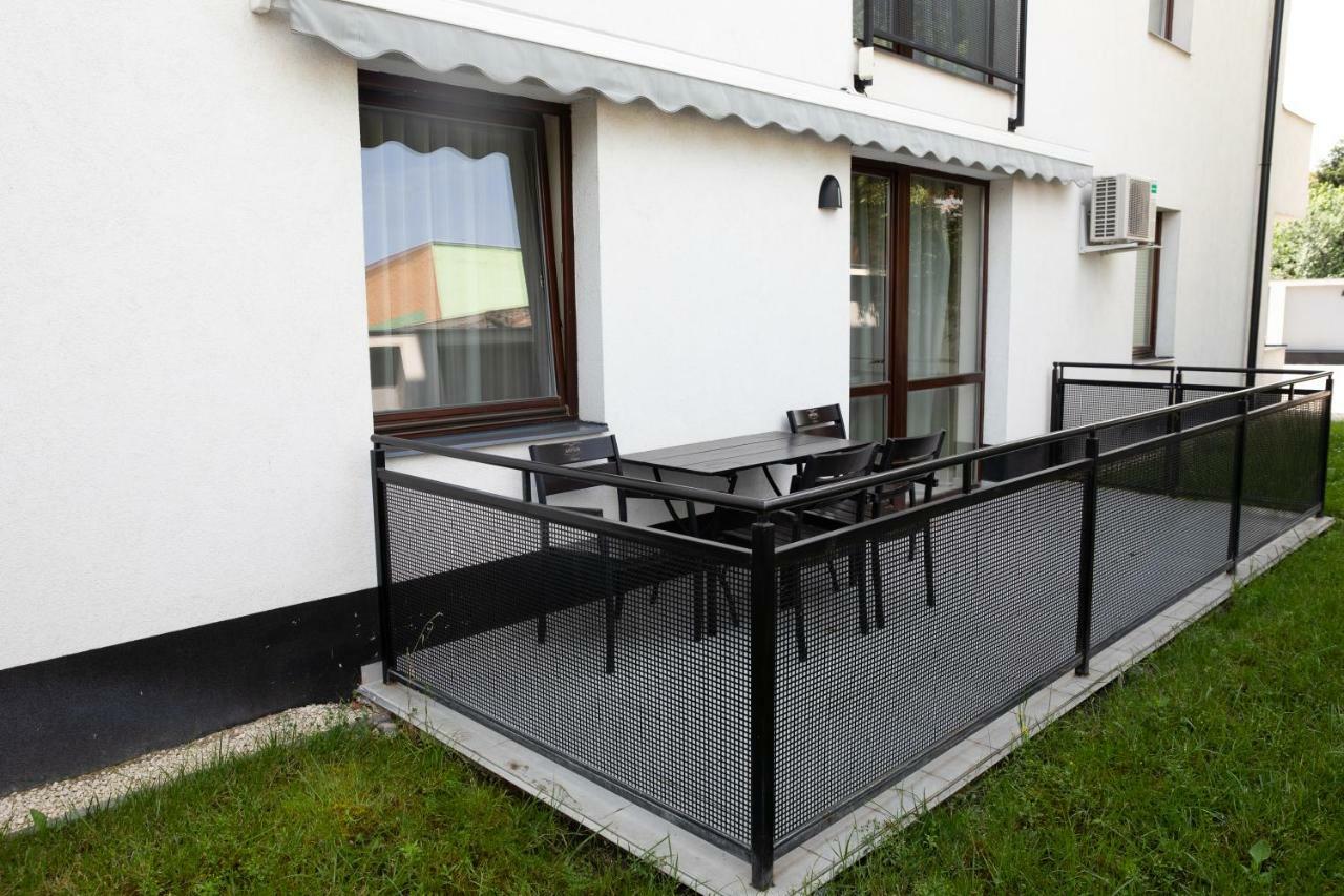 Art Apartments Hajduszoboszlo Bagian luar foto